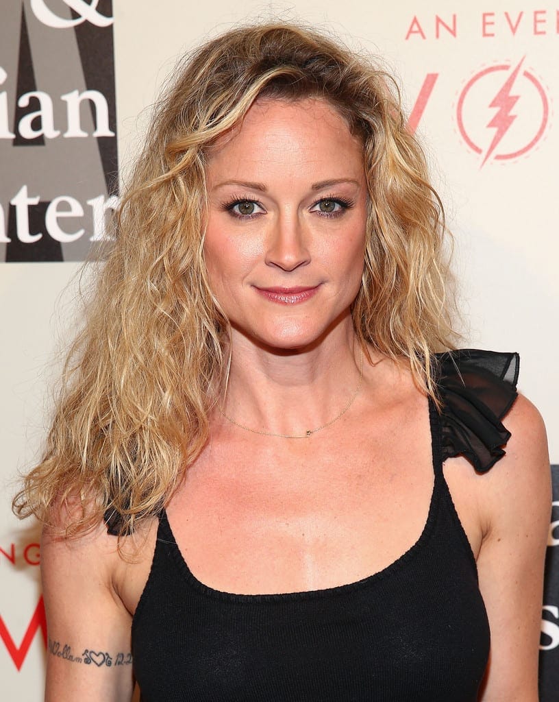 'The Fosters' actress Teri Polo posing for cameras at an event